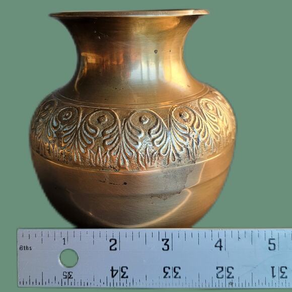 Vintage 1970s Solid Brass Kalash/Lota with Embossed Details from India - Picture 5 of 5